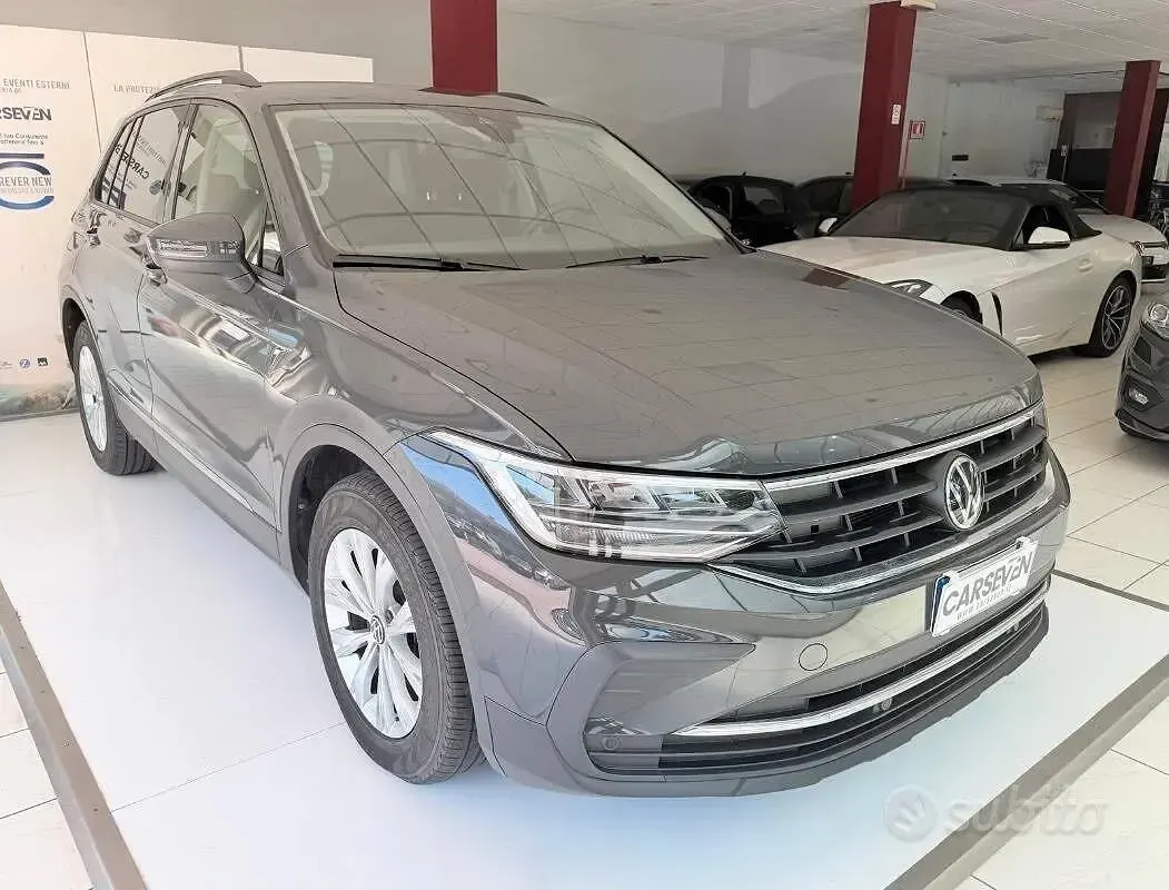 Usata VW Tiguan Life 150 CV (110 kW) 2023 Grigio SUV