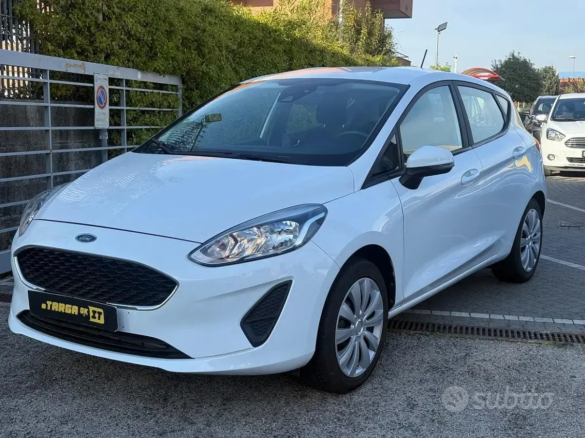 Usata Ford Fiesta 85 CV (62 kW) 2018 Grigio Utilitaria