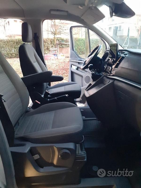 Usata Ford Tourneo 130 CV (95 kW) 2019 Grigio Monovolume