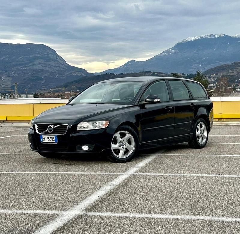 Usata Volvo V50 R-Design 114 CV (83 kW) 2012 Nero Station wagon
