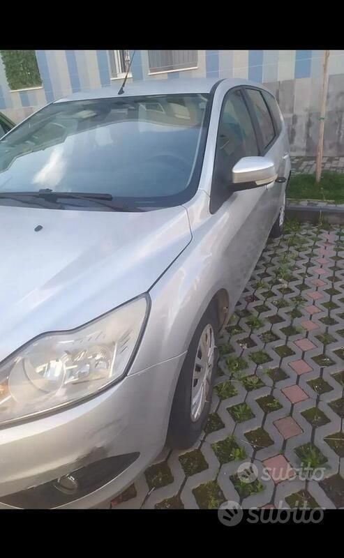 Usata Ford Focus 109 CV (80 kW) 2008 Grigio Station wagon