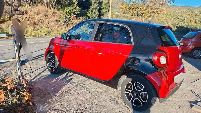 Usata Smart ForFour Prime 90 CV (66 kW) 2016 Rosso Utilitaria