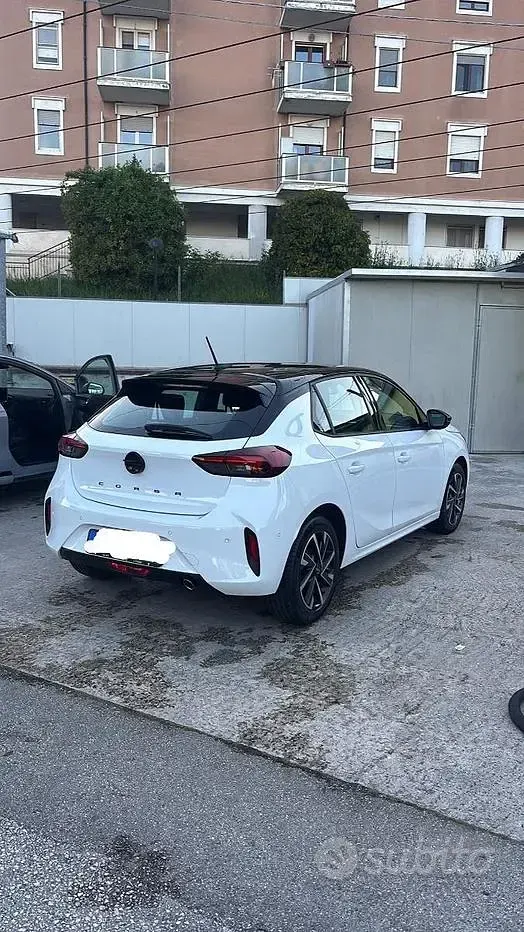 Usata Opel Corsa S 75 CV (55 kW) 2024 Bianco Utilitaria