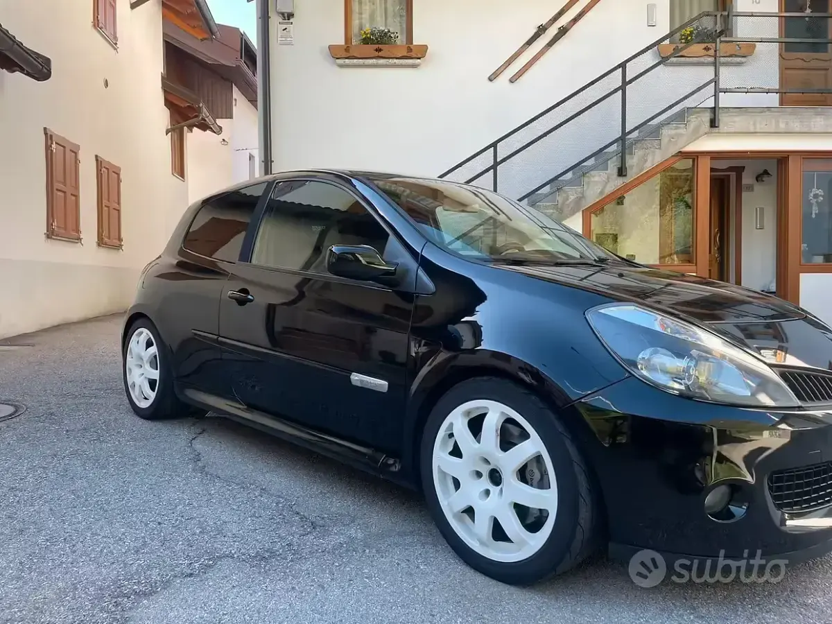 Usata Renault Clio II R.S. 200 CV (147 kW) 2008 Berlina
