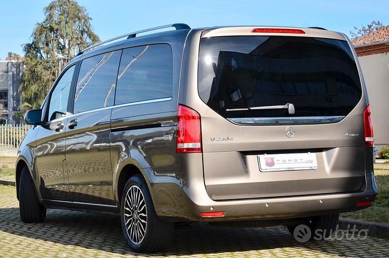 Usata Mercedes V250 Premium 190 CV (139 kW) 2015 Grigio Monovolume