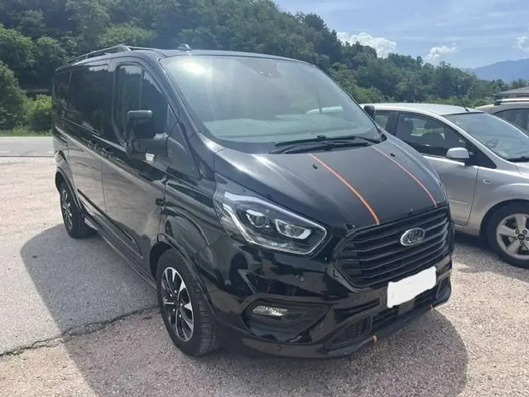 Usata Ford Tourneo Custom Sport 185 CV (136 kW) 2019 Nero Furgone