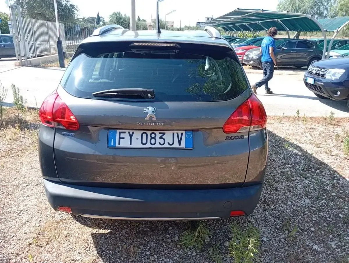 Usata Peugeot 2008 99 CV (72 kW) 2016 Grigio SUV