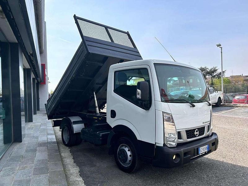 Usata Nissan Cabstar 136 CV (100 kW) 2015 Bianco Pick-up