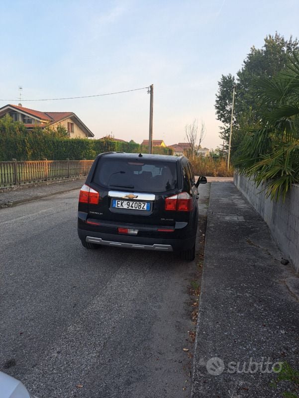 Usata Chevrolet Orlando 163 CV (119 kW) 2011 Nero Monovolume