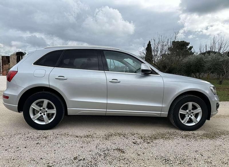 Usata Audi Q5 Advanced 170 CV (125 kW) 2011 Argento SUV