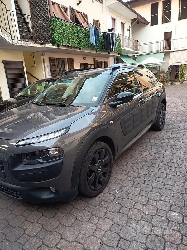 Usata Citroën C4 Cactus 92 CV (67 kW) 2018 Nero Utilitaria