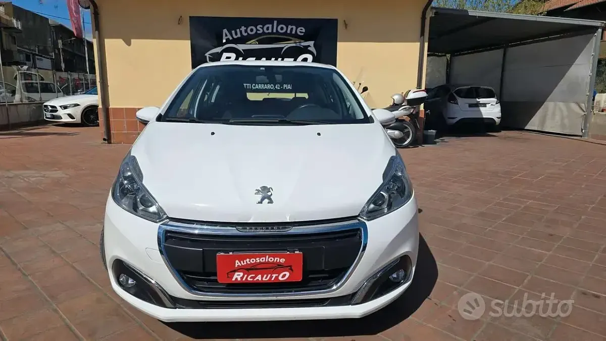 Usata Peugeot 208 Allure 75 CV (55 kW) 2018 Bianco Utilitaria