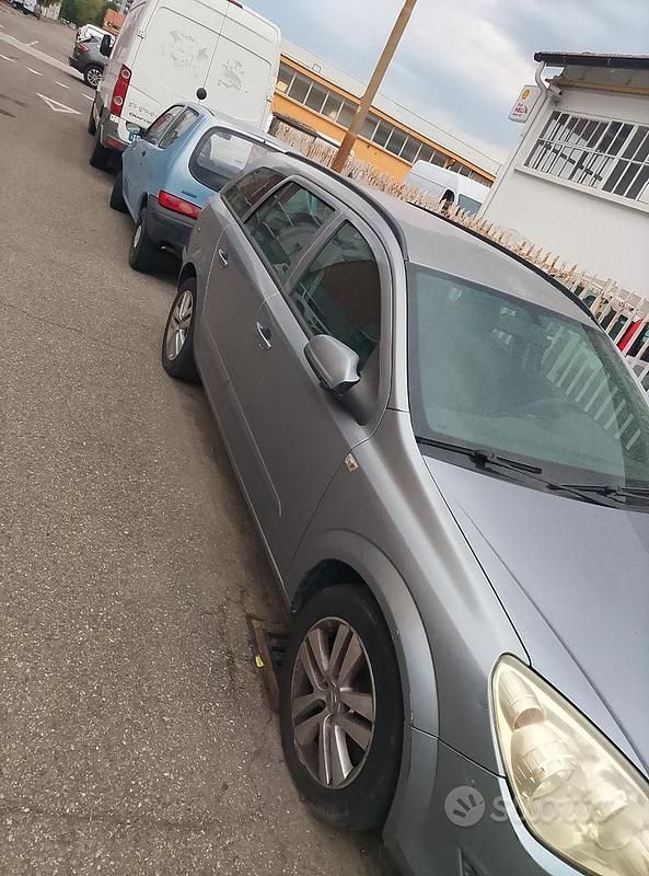 Usata Opel Astra 120 CV (88 kW) 2009 Station wagon