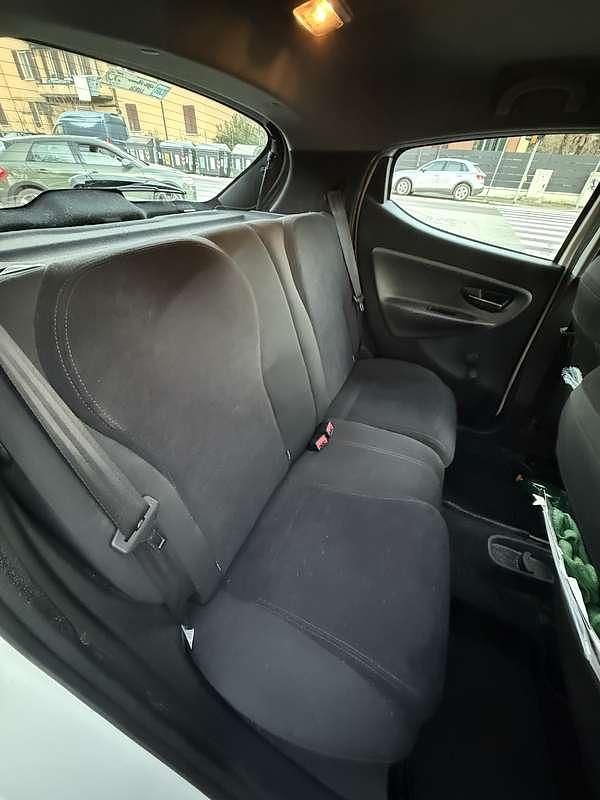 Usata Lancia Ypsilon Silver 80 CV (58 kW) 2014 Utilitaria