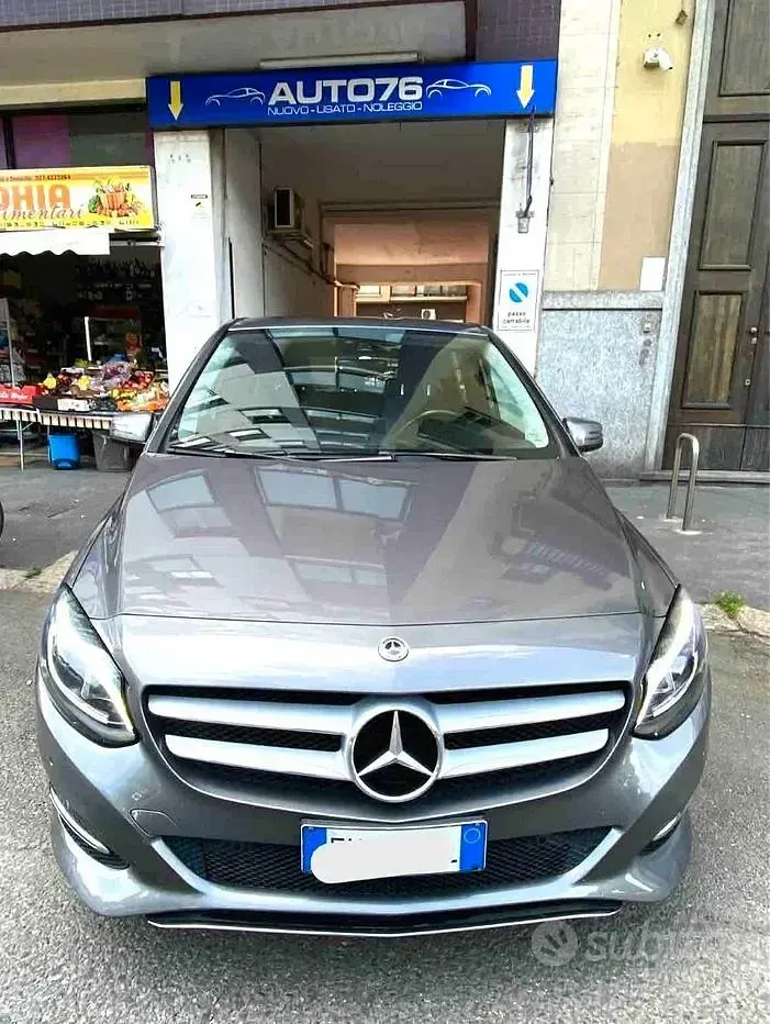 Occasion Mercedes B180 Executive 109 PK (80 kW) 2018 Grijs MPV