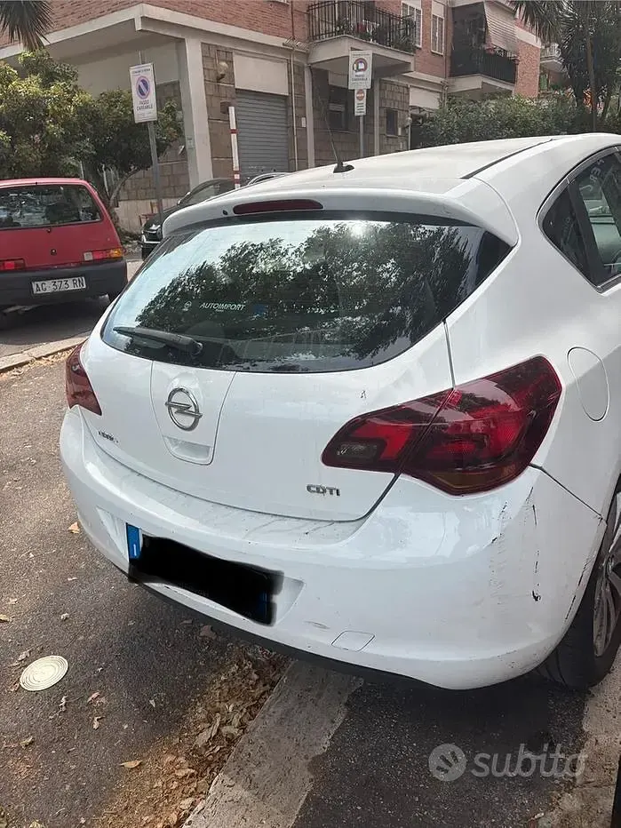 Usata Opel Astra 60 CV (44 kW) 2010 Berlina