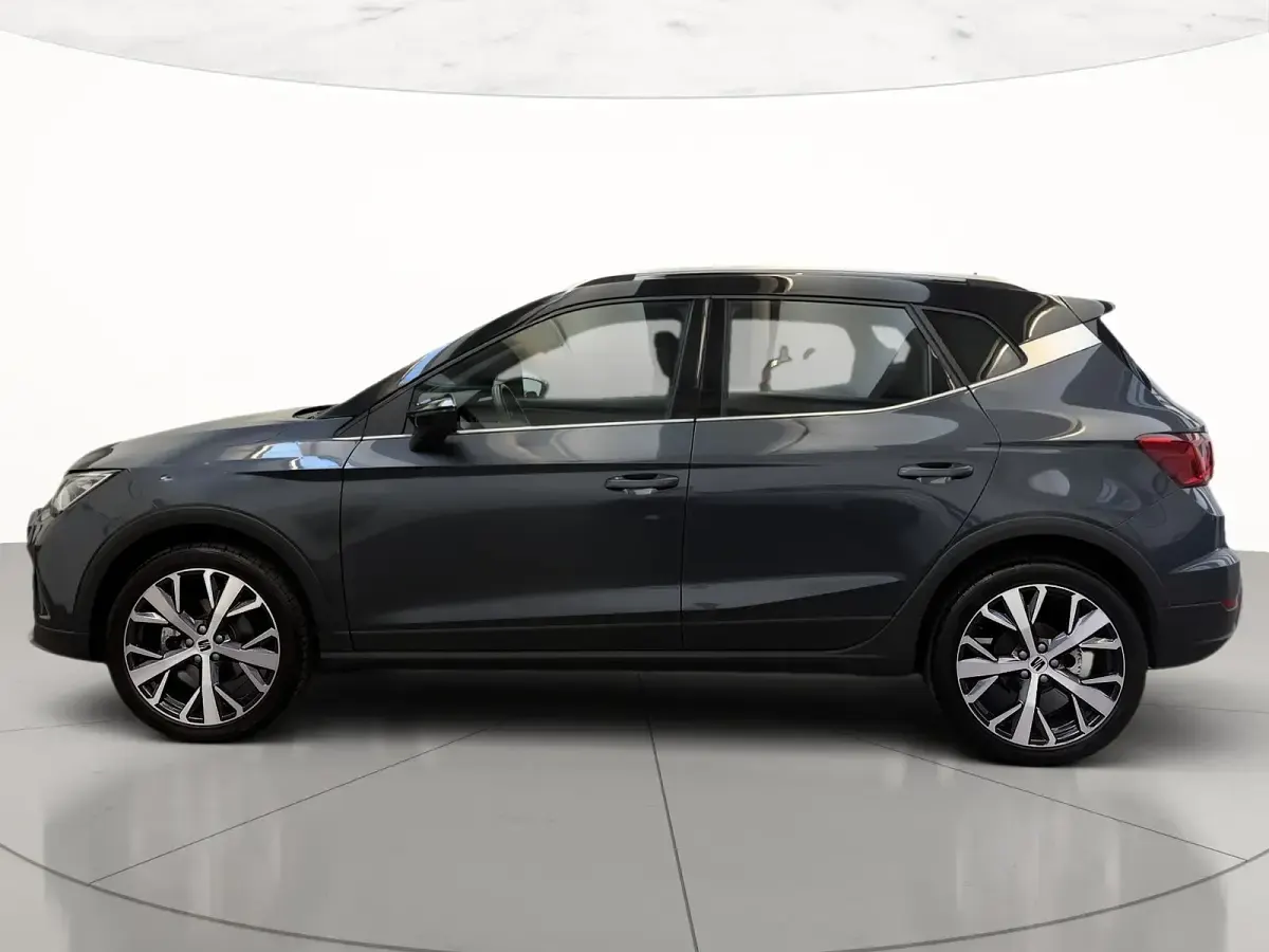 Usata Seat Arona Xperience 110 CV (80 kW) 2022 Magnetic tech nero midnight SUV