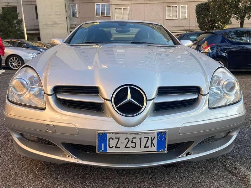 Usata Mercedes SLK200 163 CV (119 kW) 2006 Argento Cabrio