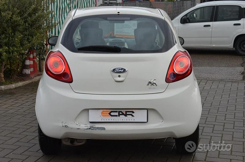 Usata Ford Ka 69 CV (50 kW) 2015 Bianco Berlina