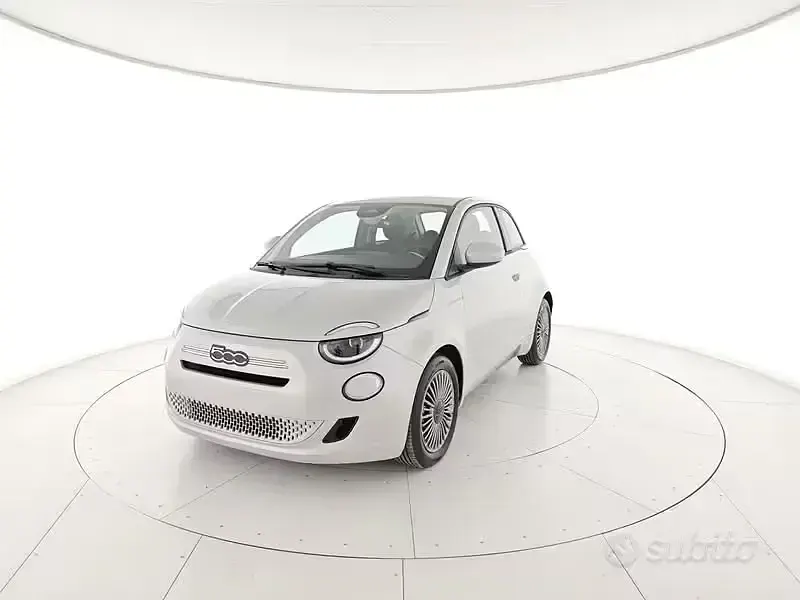 Nuova Fiat 500 65 CV (47 kW) 2026 Grigio Berlina