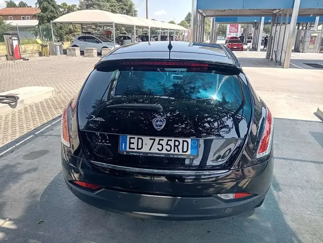 Usata Lancia Delta 120 CV (88 kW) 2010 Utilitaria