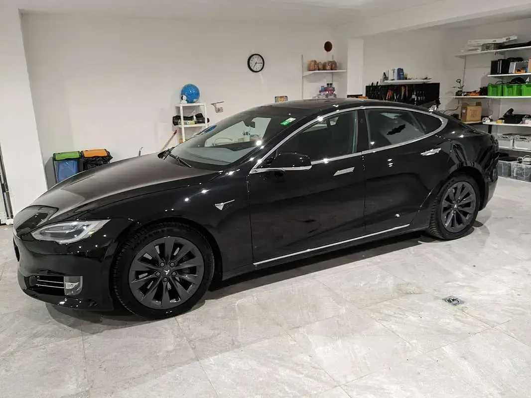 Usata Tesla Model S 135 kW (184 CV) 2018 Nero Utilitaria