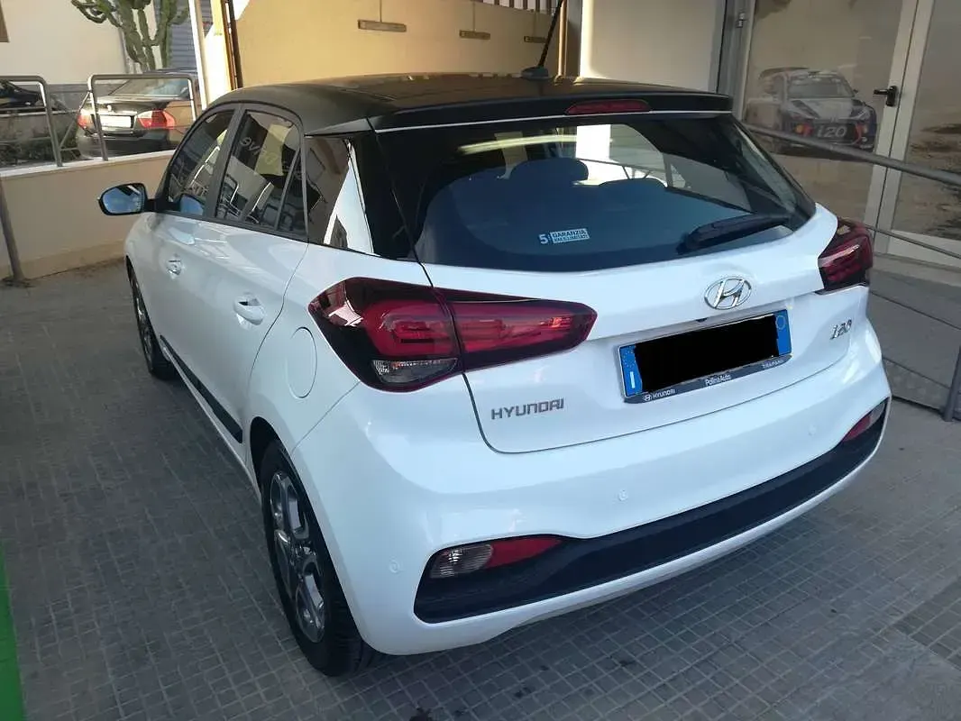 Occasion Hyundai i20 Edition 101 ch (74 kW) 2018 Blanc Citadine