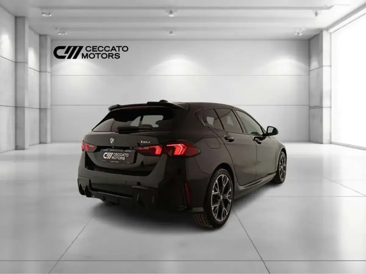 Usata BMW 118 M Sport 150 CV (110 kW) 2025 Black sapphire metallizzato Utilitaria