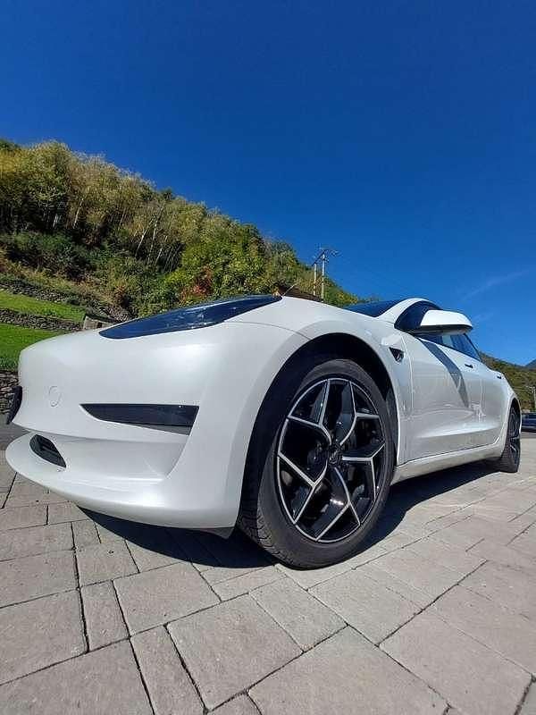 Usado Tesla Model 3 Standard Range 208 kW (283 HP) 2023 Sedan
