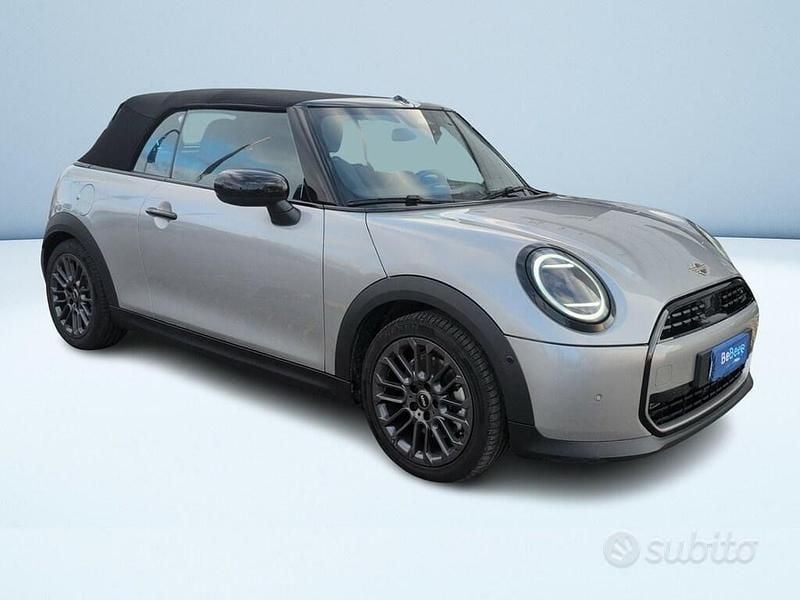 Usata Mini Cooper Cabriolet Favoured 163 CV (119 kW) 2025 Argento Cabrio
