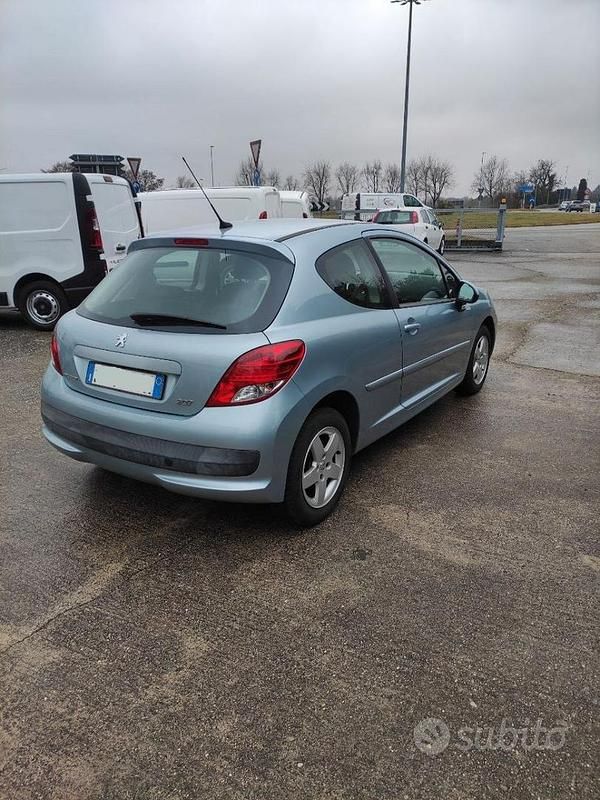 Usata Peugeot 207 68 CV (50 kW) 2010 Grigio Utilitaria