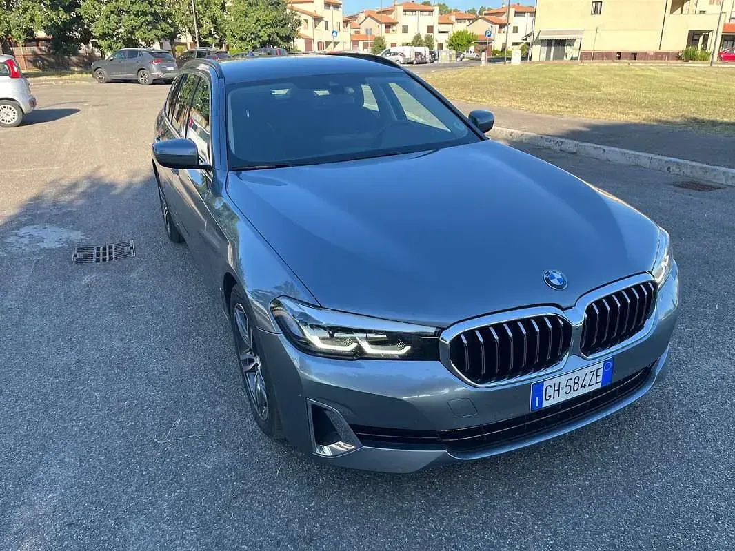 Usata BMW 518 Luxury Line 150 CV (110 kW) 2022 Grigio Station wagon
