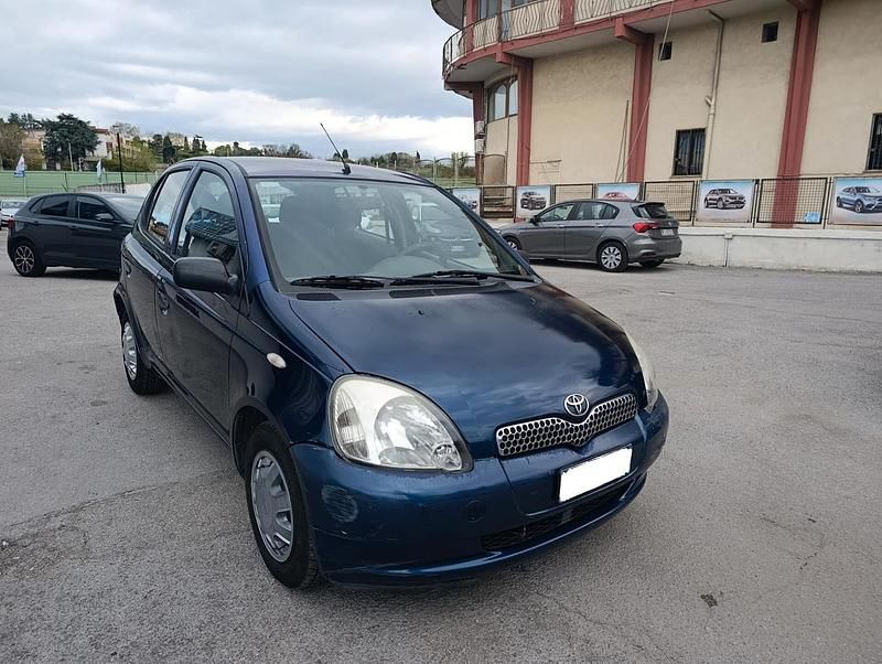 Usata Toyota Yaris Sol 67 CV (49 kW) 2003 Blu Utilitaria