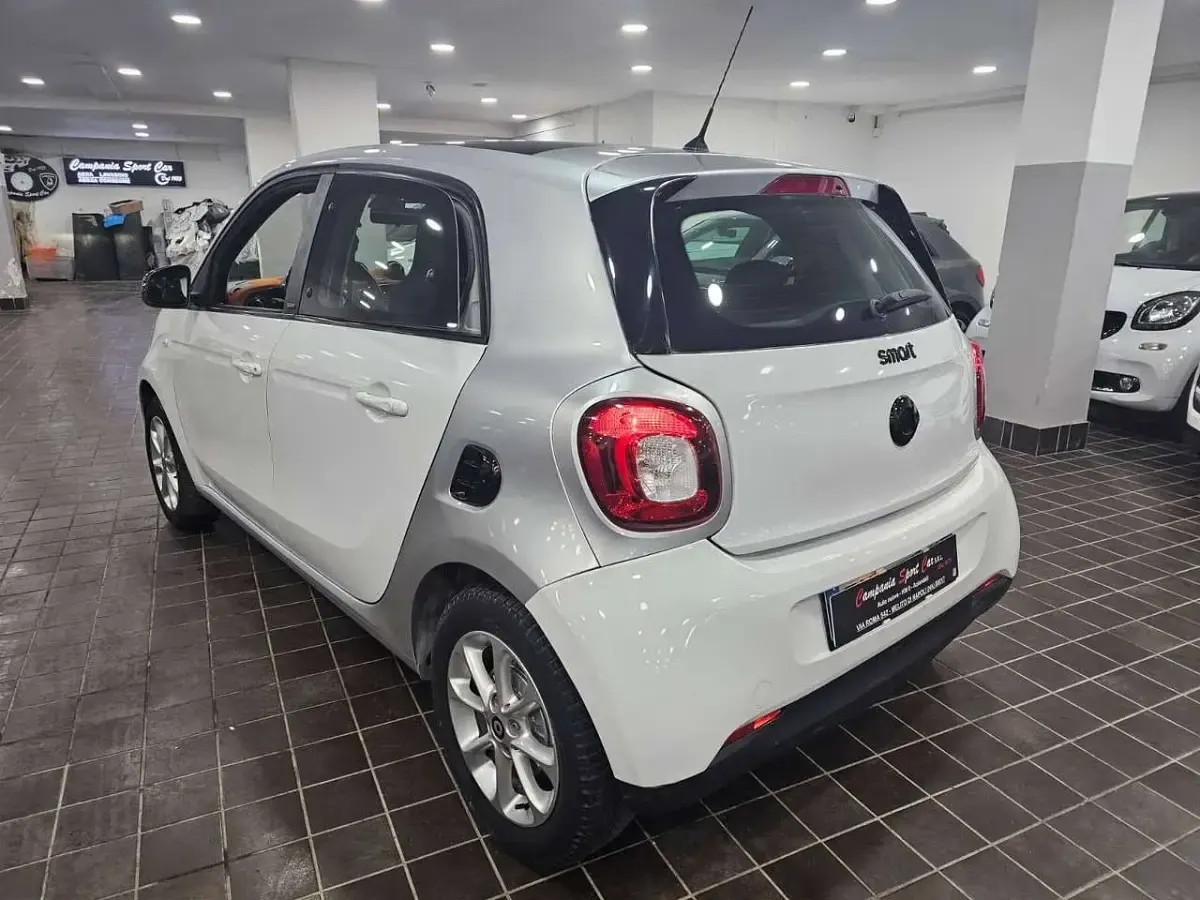 Usata Smart ForFour Passion 69 CV (50 kW) 2016 Alpine white metallizzato Utilitaria