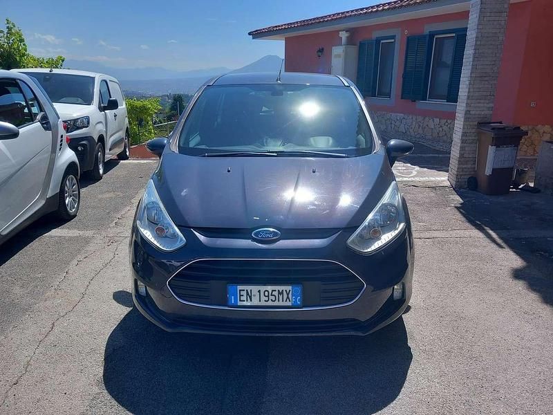 Usado Ford B-MAX Titanium 101 CV (74 kW) 2013 Gris Monovolumen
