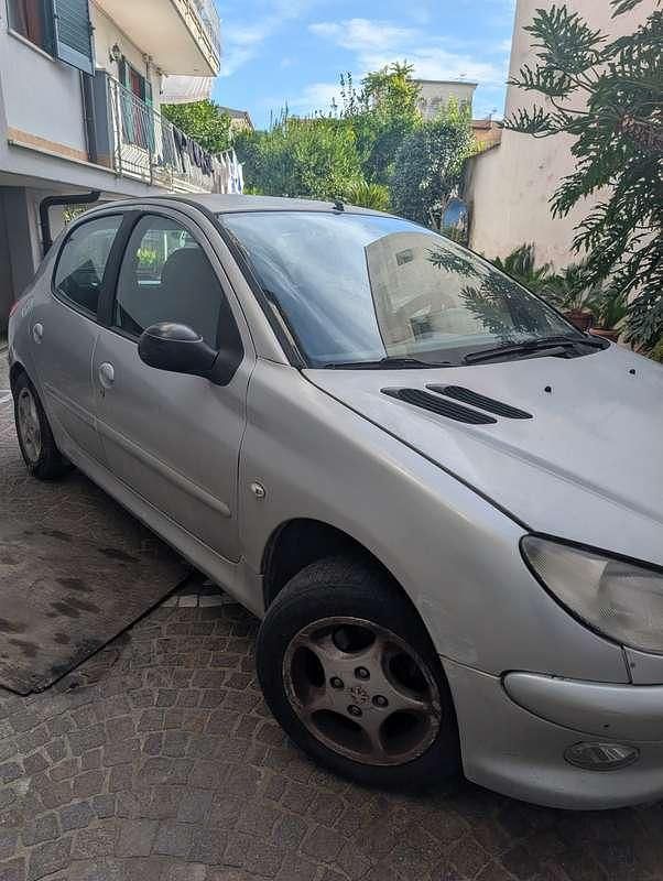 Usata Peugeot 206 60 CV (44 kW) 2000 Grigio Berlina