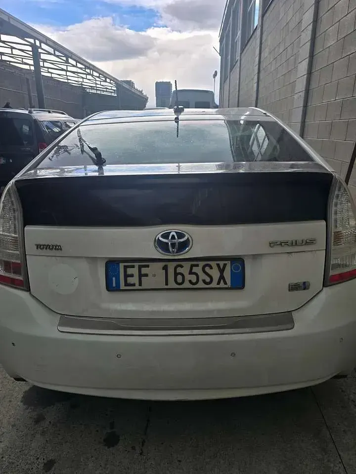 Usata Toyota Prius Executive 99 CV (72 kW) 2011 Bianco Berlina