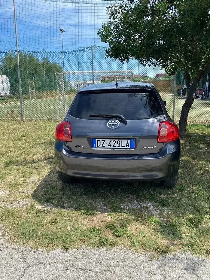 Usata Toyota Auris 90 CV (66 kW) 2009 Utilitaria