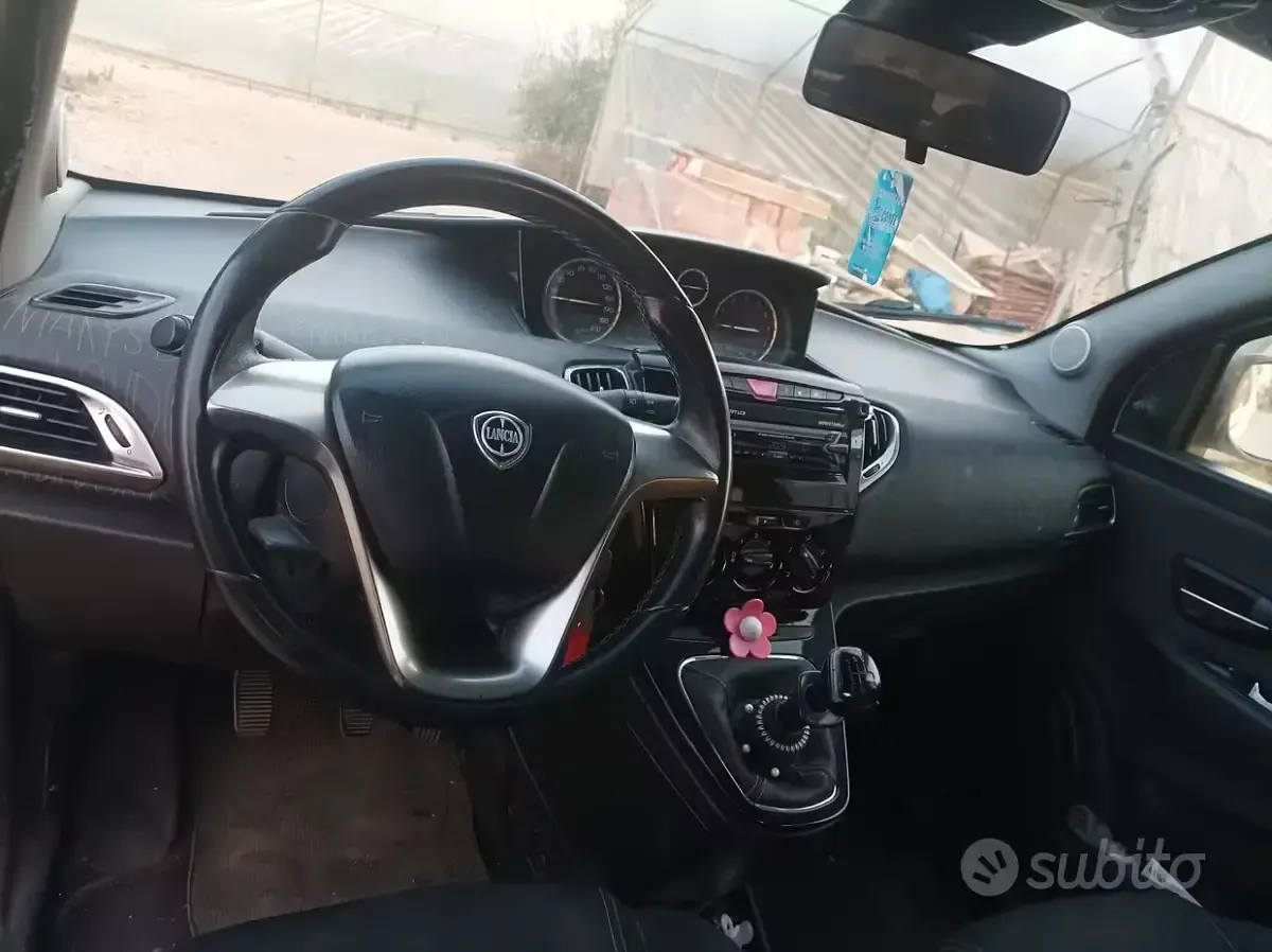 Usata Lancia Ypsilon 69 CV (50 kW) 2013 Bianco Utilitaria