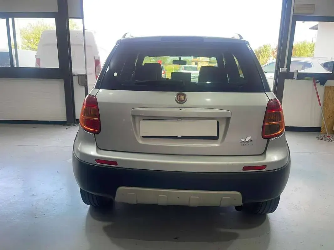Usata Fiat Sedici Dynamic 120 CV (88 kW) 2008 Nero SUV