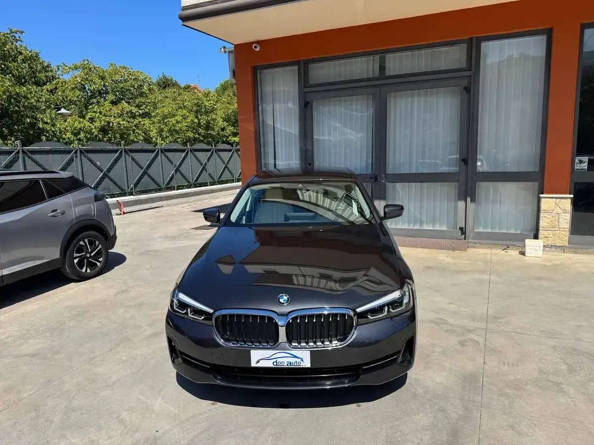 Usata BMW 518 Luxury Line 150 CV (110 kW) 2021 Grigio Berlina