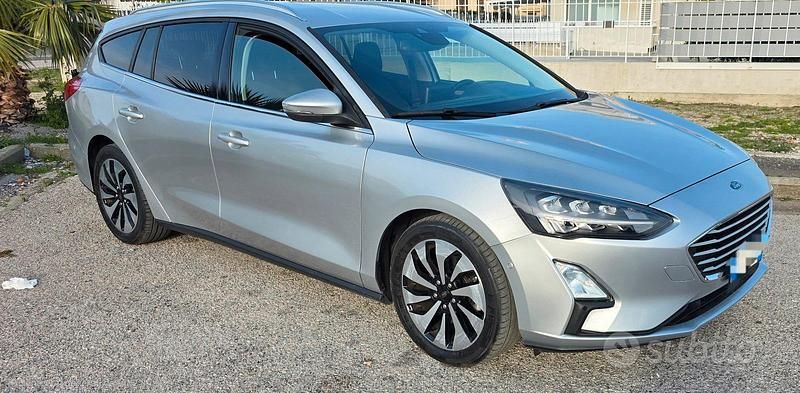 Usata Ford Focus Titanium 120 CV (88 kW) 2019 Grigio Station wagon