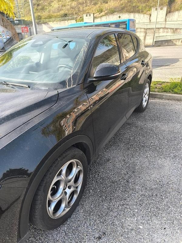 Usata Alfa Romeo Tonale Sprint 131 CV (96 kW) 2023 Nero SUV
