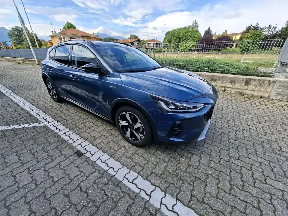 Usata Ford T Active 125 CV (91 kW) 2024 Blu SUV
