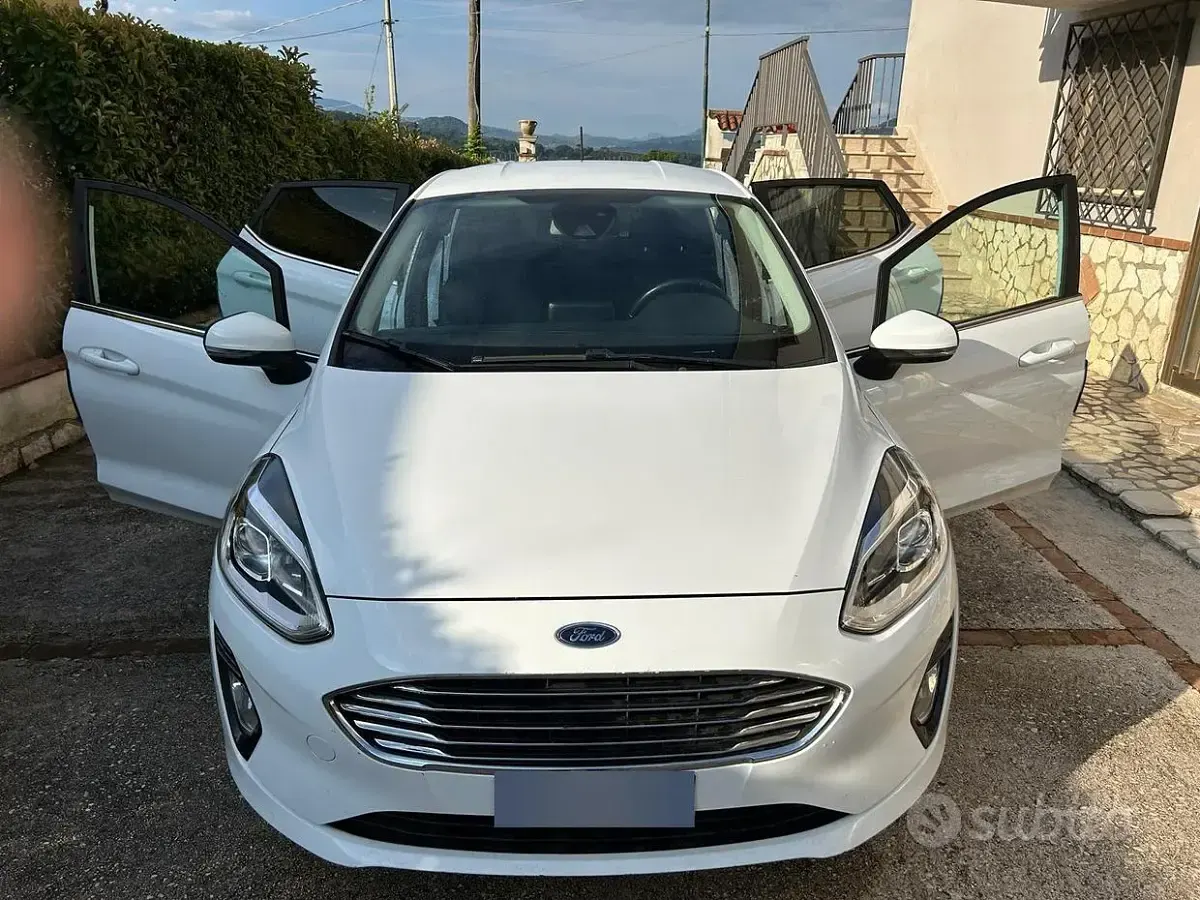Usata Ford Fiesta 86 CV (63 kW) 2019 Bianco Utilitaria