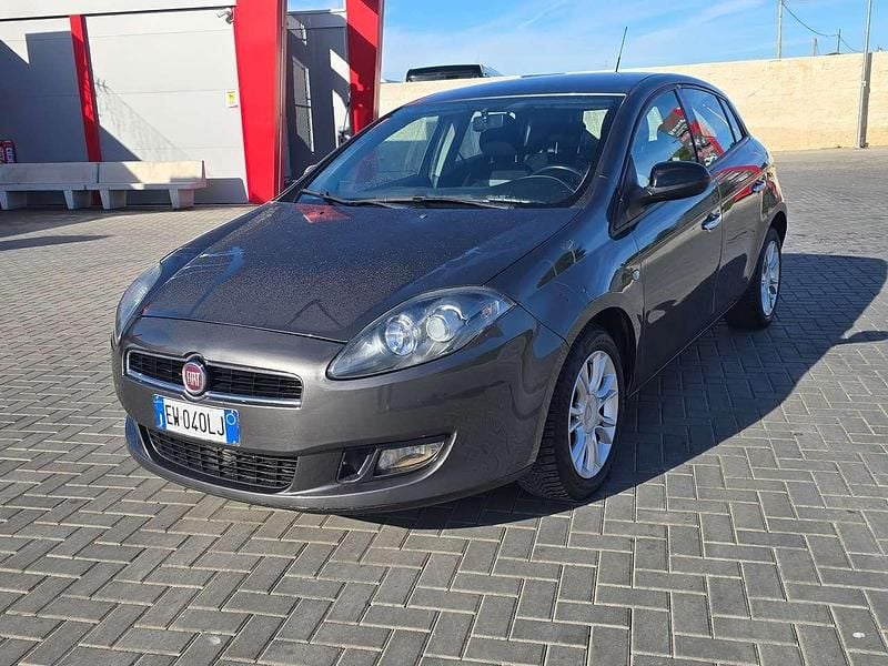 Grigio Usata 2014 Fiat Bravo Street Due volumi | 3750 € (Ottimo prezzo) - Immagine 1/4