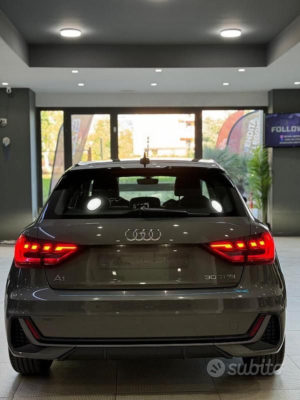 Usata Audi A1 Sportback 82 CV (60 kW) 2023 Grigio Utilitaria