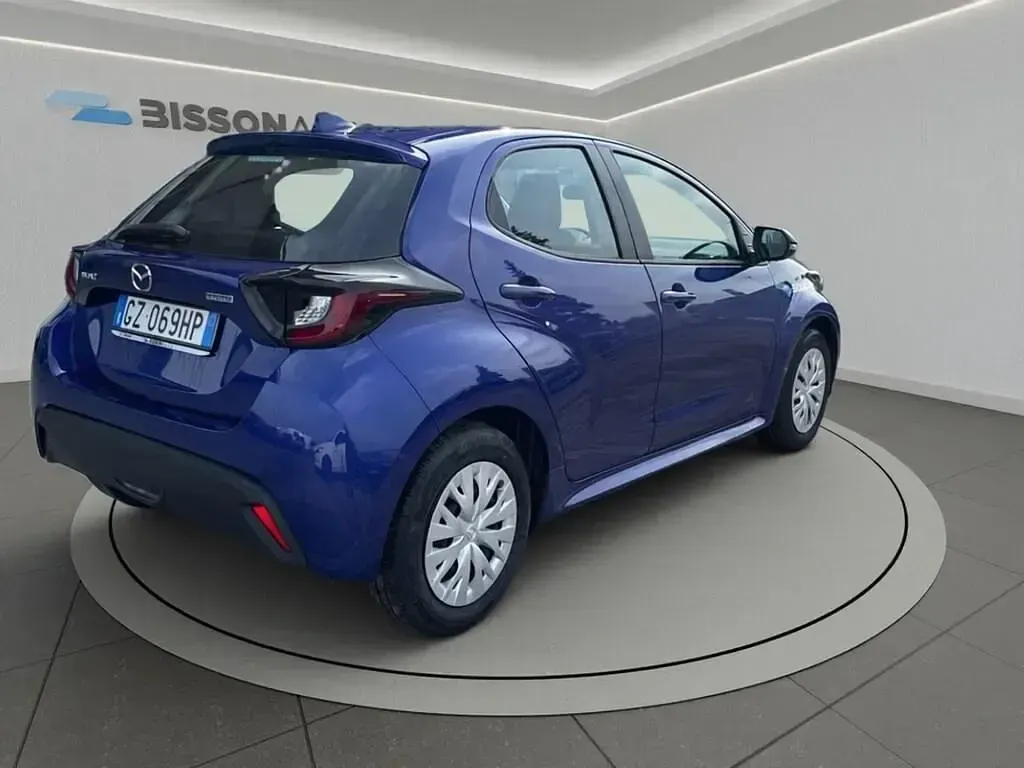Usata Mazda 2 116 CV (85 kW) 2025 Glass blue Utilitaria