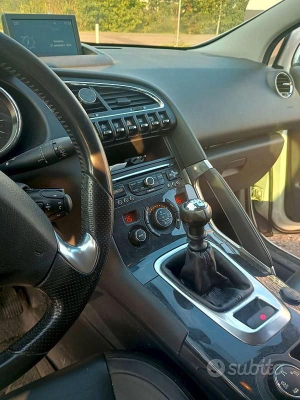 Usata Peugeot 3008 Business-Line 115 CV (84 kW) 2014 Bianco Station wagon