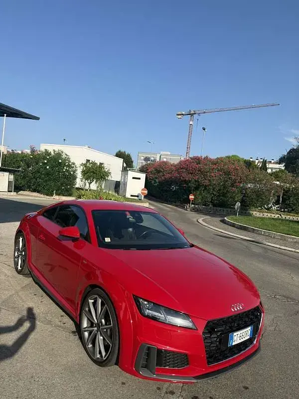 Usata Audi TT Ambiente 245 CV (180 kW) 2019 Rosso Coupé